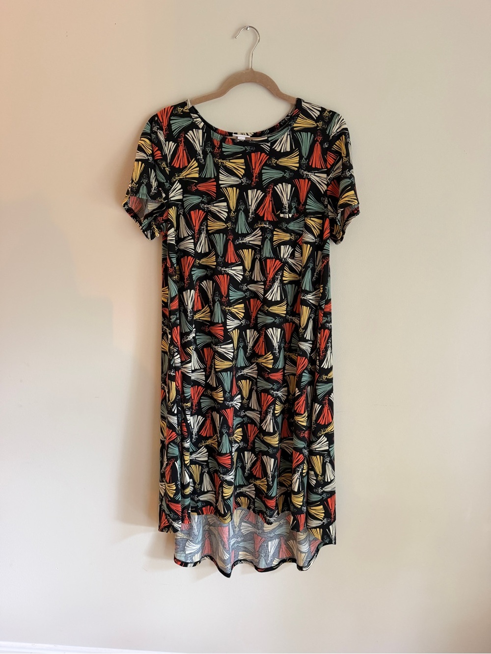 LuLaRoe Black Short Sleeve Dress with Red, Yellow & Green Fan Print